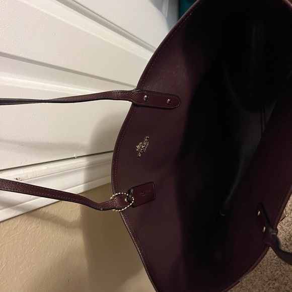 Reversible tote - Picture 2 of 2